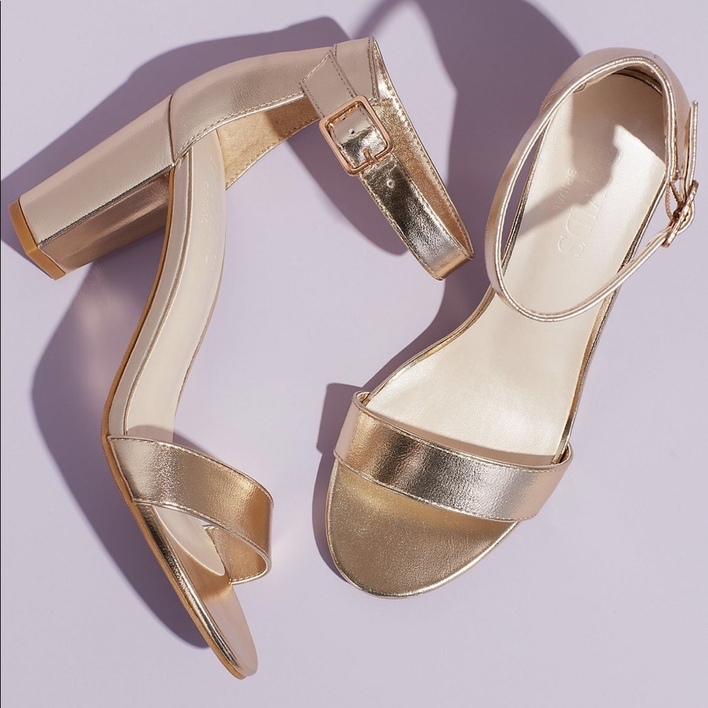 Block Heel Ankle Strap Sandal
DAVID'S BRIDAL
ARYA